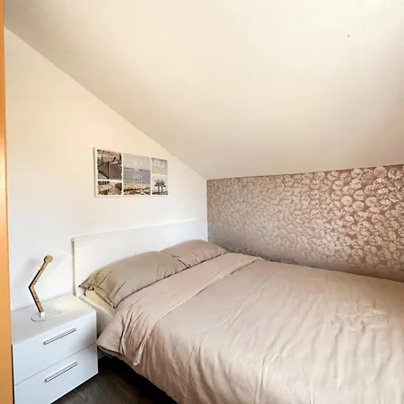 Jora - Family Friendly With Parking Space Apartment