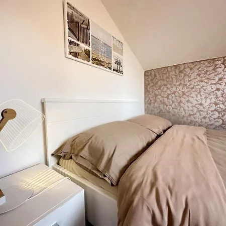 Jora Apartment *